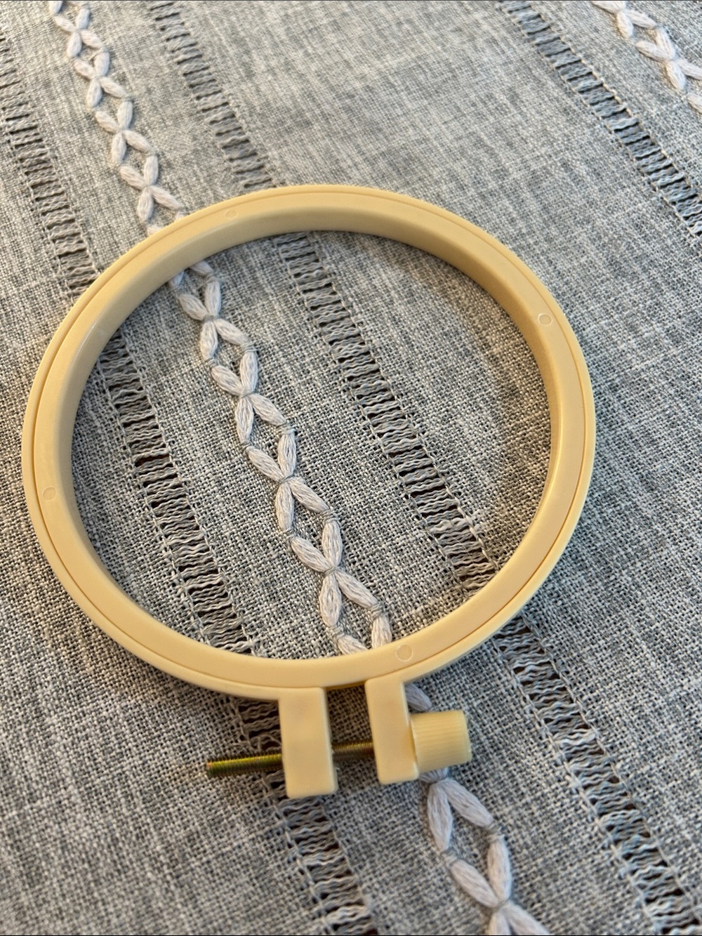 Spicssa Pink Embroidery Book Kit with Threads, Hoop & Scissors - Picture 6 of 13